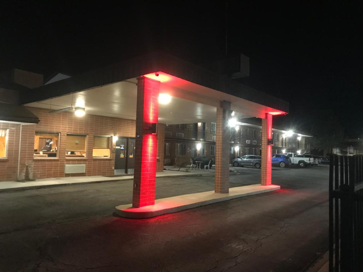 Econo Scenic Route 89 & I-70 Lodge