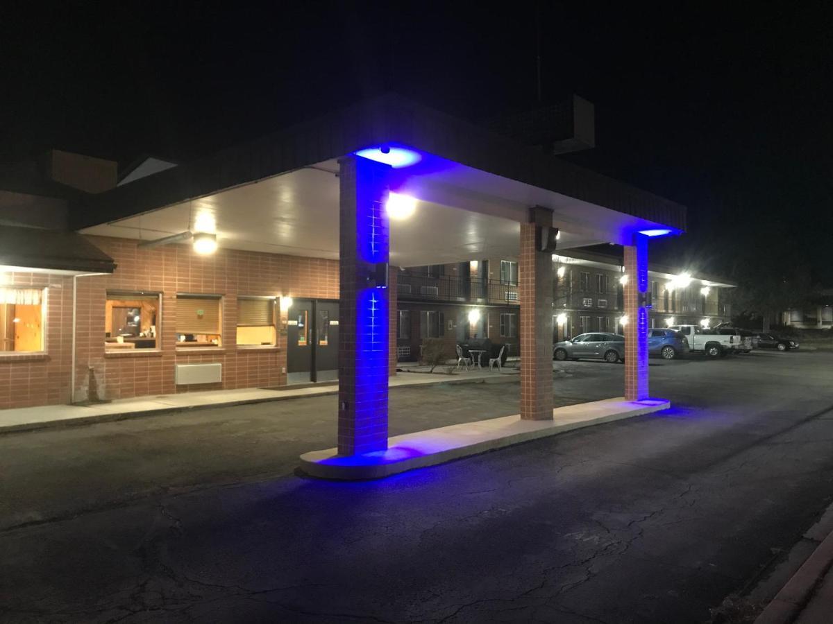 Econo Scenic Route 89 & I-70 Lodge Salina